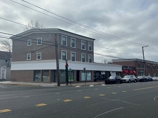 More details for 39 W Hoffman Ave, Lindenhurst, NY - Retail for Lease