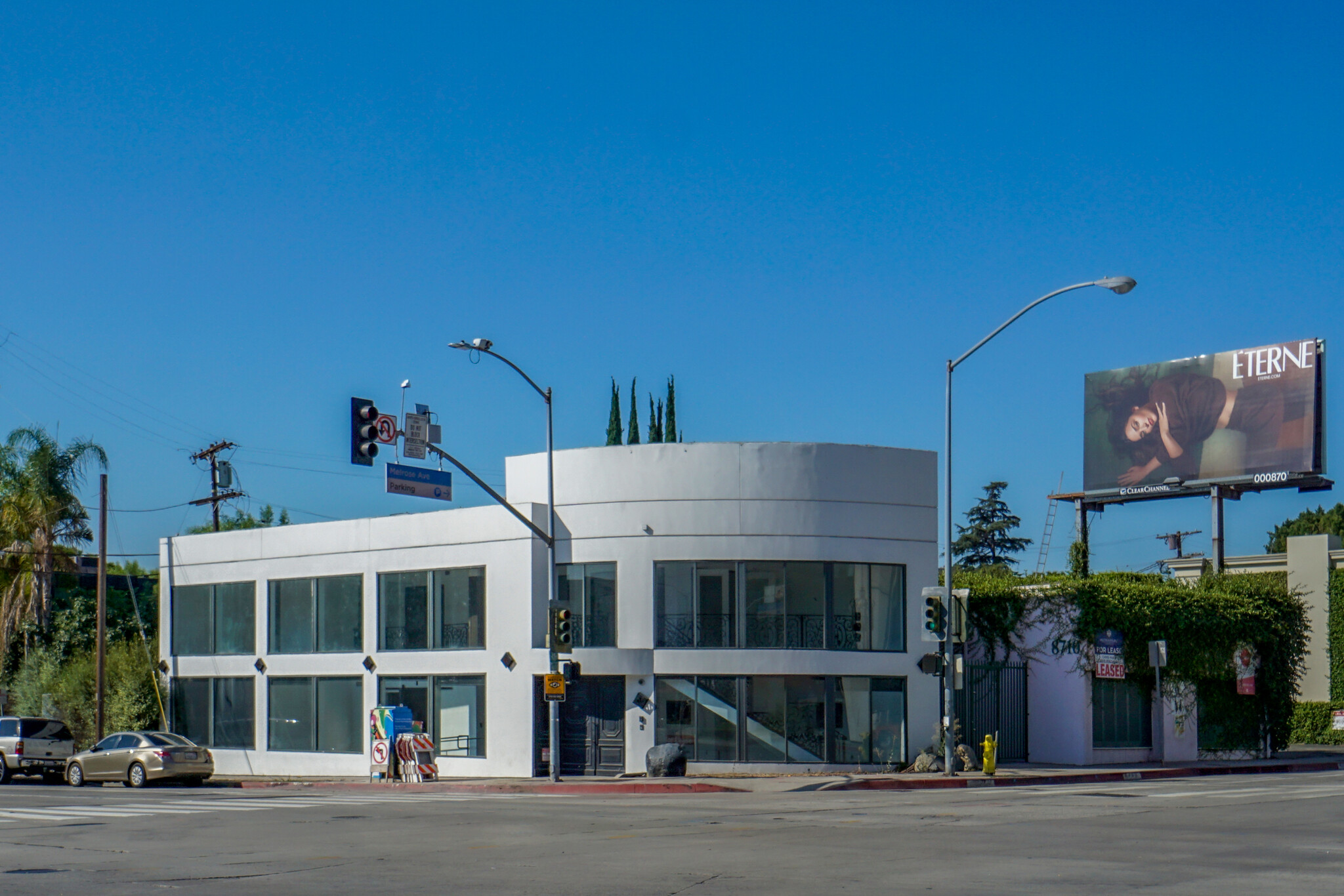 8700 Melrose Ave, Los Angeles, CA à vendre Photo du bâtiment- Image 1 de 1