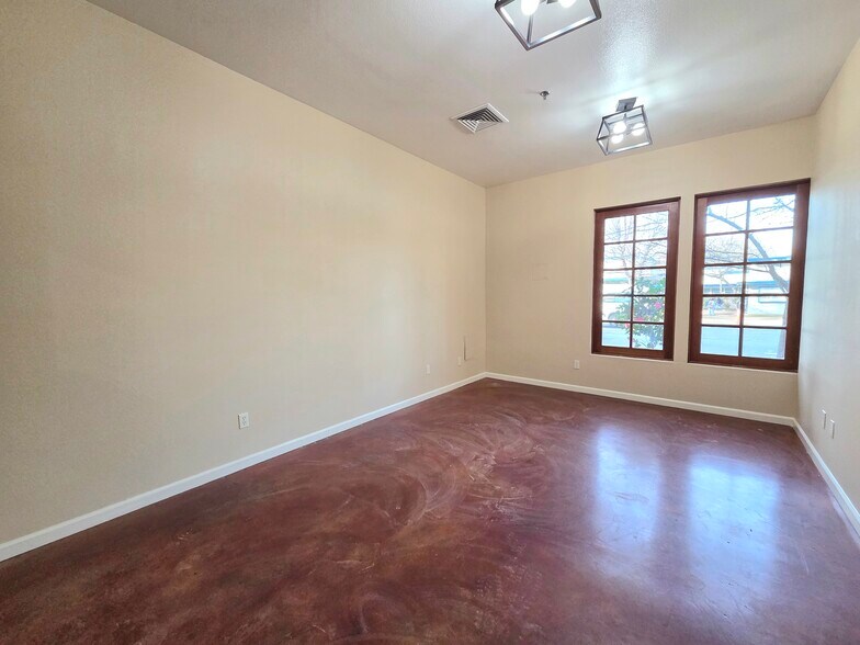 250 Vallombrosa Ave, Chico, CA à louer - Photo du bâtiment - Image 2 de 10