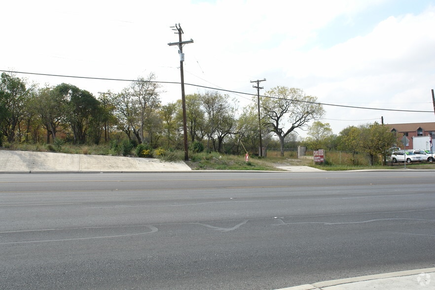 2279 Bandera Rd, San Antonio, TX for sale - Building Photo - Image 3 of 13