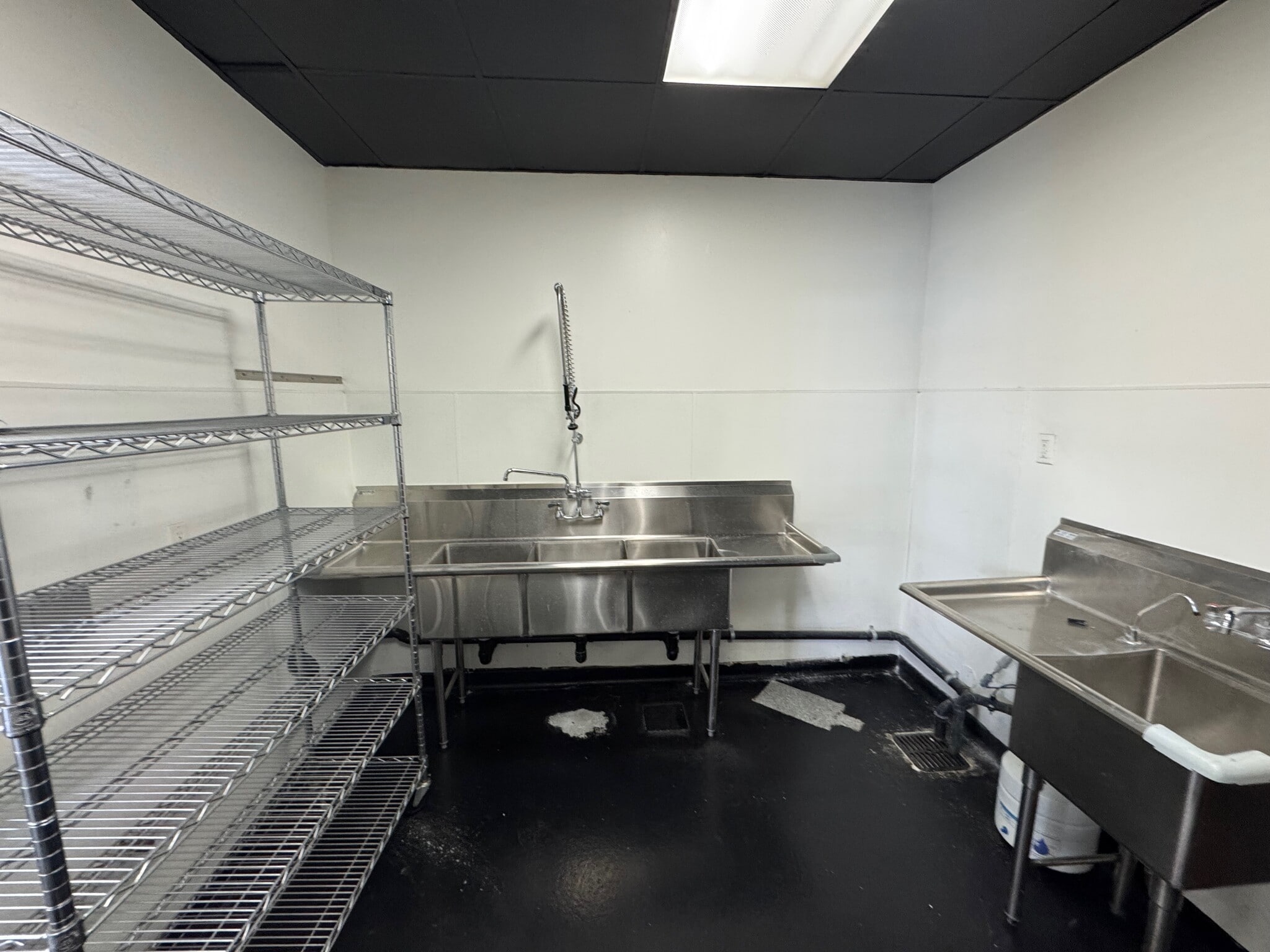 2655-2715 E Thousand Oaks Blvd, Thousand Oaks, CA for lease Interior Photo- Image 1 of 8