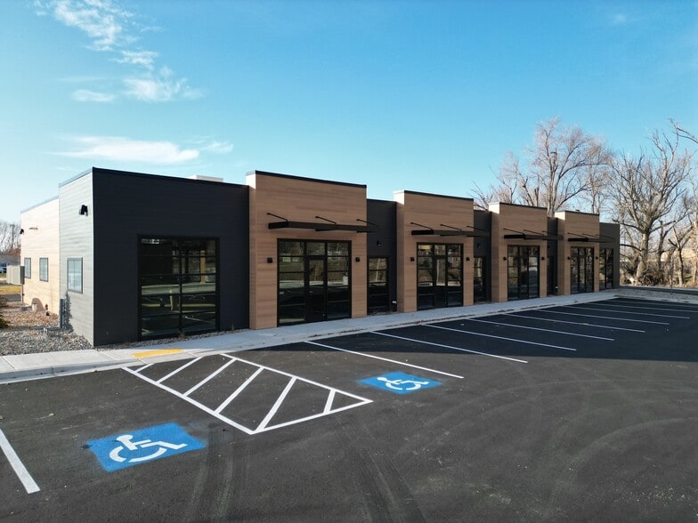 1075 N Main St, Springville, UT for lease - Primary Photo - Image 1 of 14