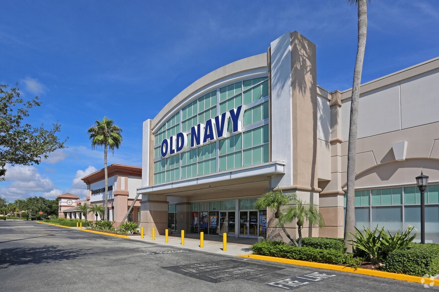 333-399 N Congress Ave, Boynton Beach, FL à louer - Photo du bâtiment - Image 3 de 8