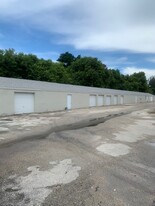 Storage Units Available - Entrepôt