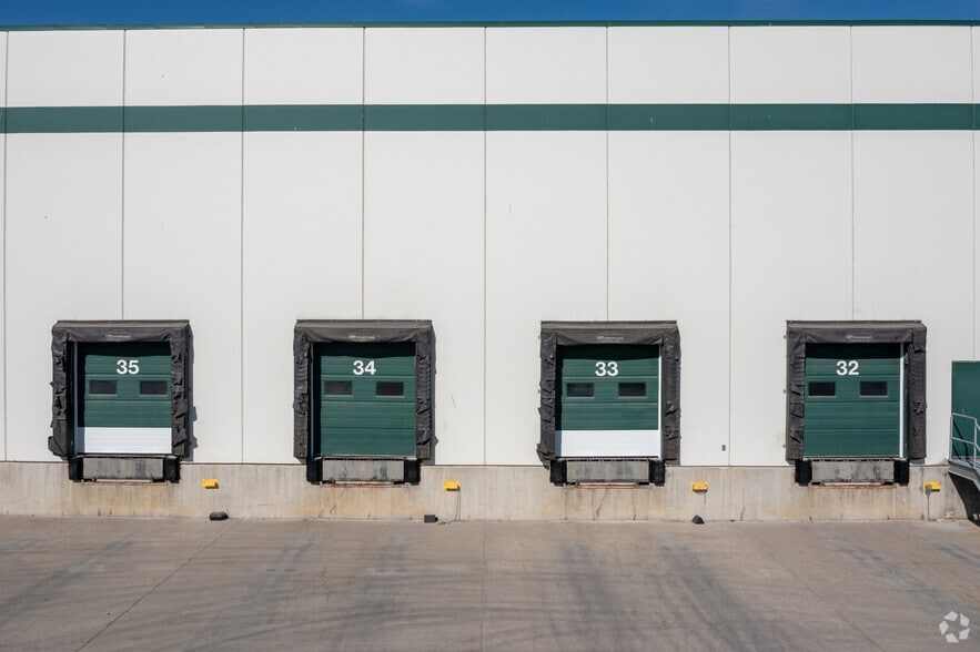 4990-5160 68th Ave SE, Calgary, AB for lease - Building Photo - Image 2 of 6