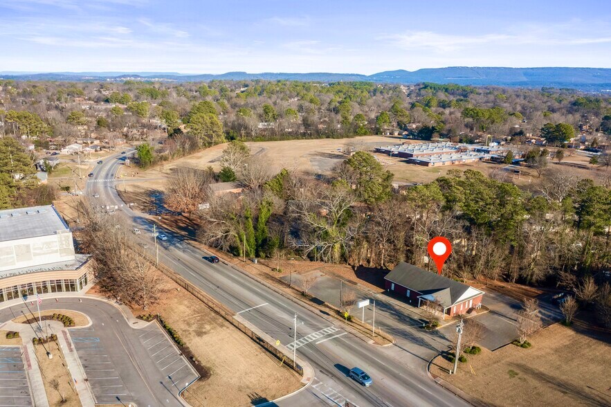 4815 Sparkman Dr, Huntsville, AL à vendre - Photo du bâtiment - Image 3 de 9