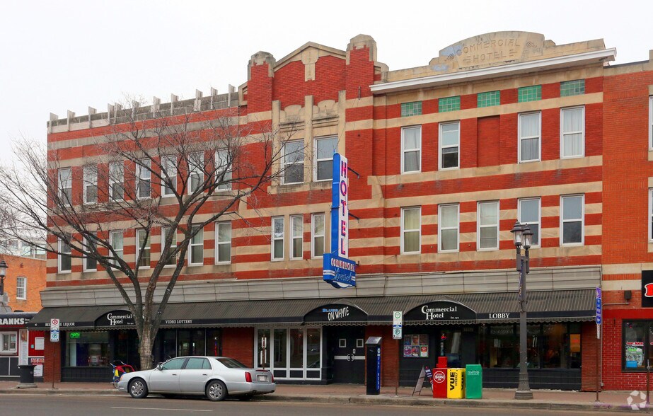 10329/19 – 82 Avenue portefeuille de 2 propriétés à vendre sur LoopNet.ca - Photo principale - Image 1 de 2