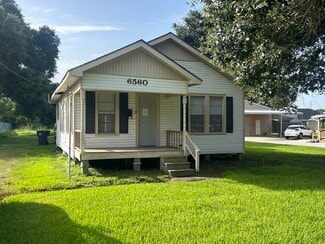 More details for 6560 Howe St, Groves, TX - Specialty for Sale