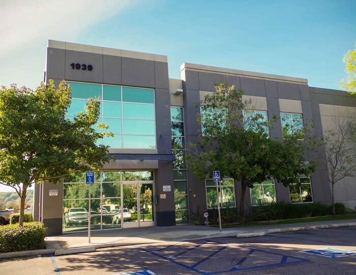 1939 W Park Ave, Redlands, CA for lease - Building Photo - Image 1 of 2