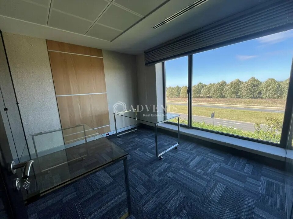 Office in Lieusaint for lease Interior Photo- Image 1 of 7