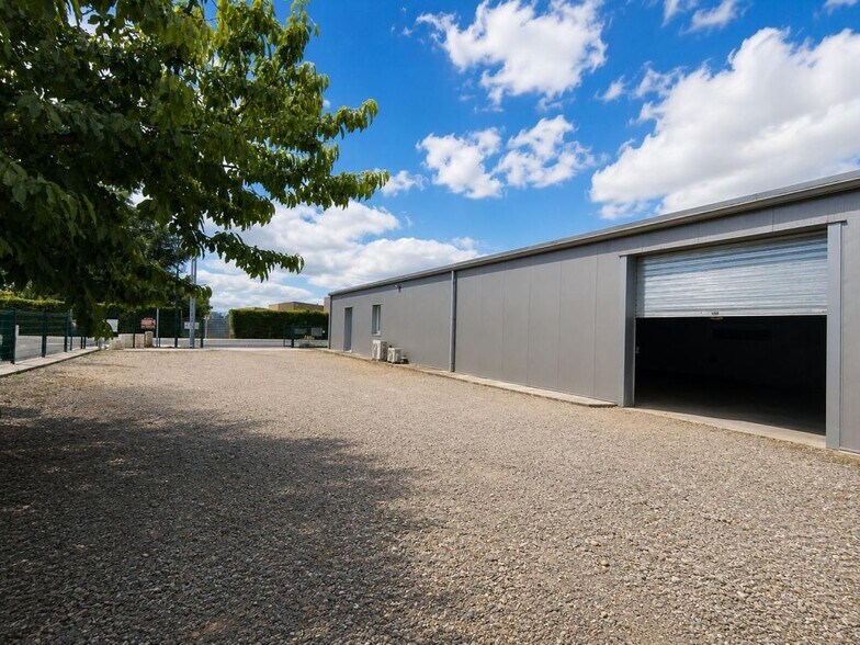 Office in Labarthe-sur-Lèze for lease - Building Photo - Image 2 of 8