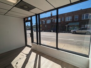 3146-3158 W Montrose Ave, Chicago, IL for lease Interior Photo- Image 2 of 11