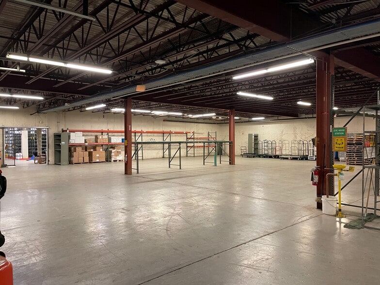 30 Germantown Rd, Danbury, CT for lease - Interior Photo - Image 3 of 4