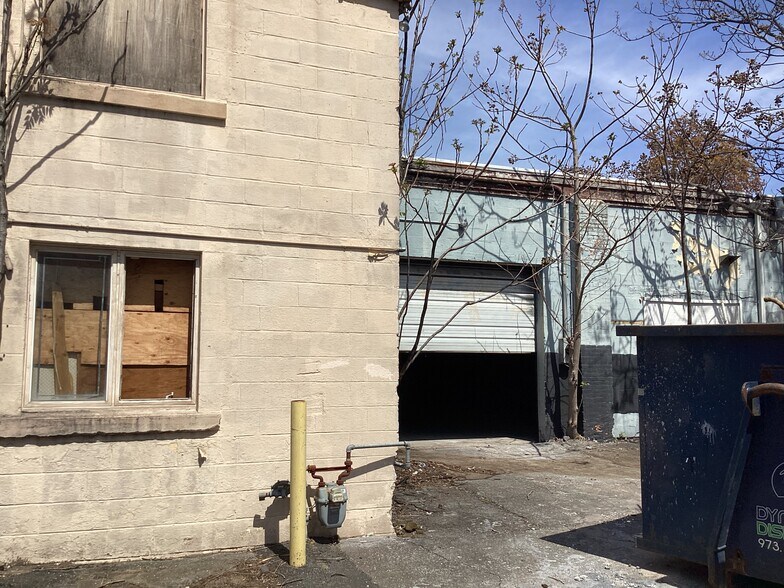 133-143 Pennsylvania Ave ave, Paterson, NJ à vendre - Photo du bâtiment - Image 3 de 8