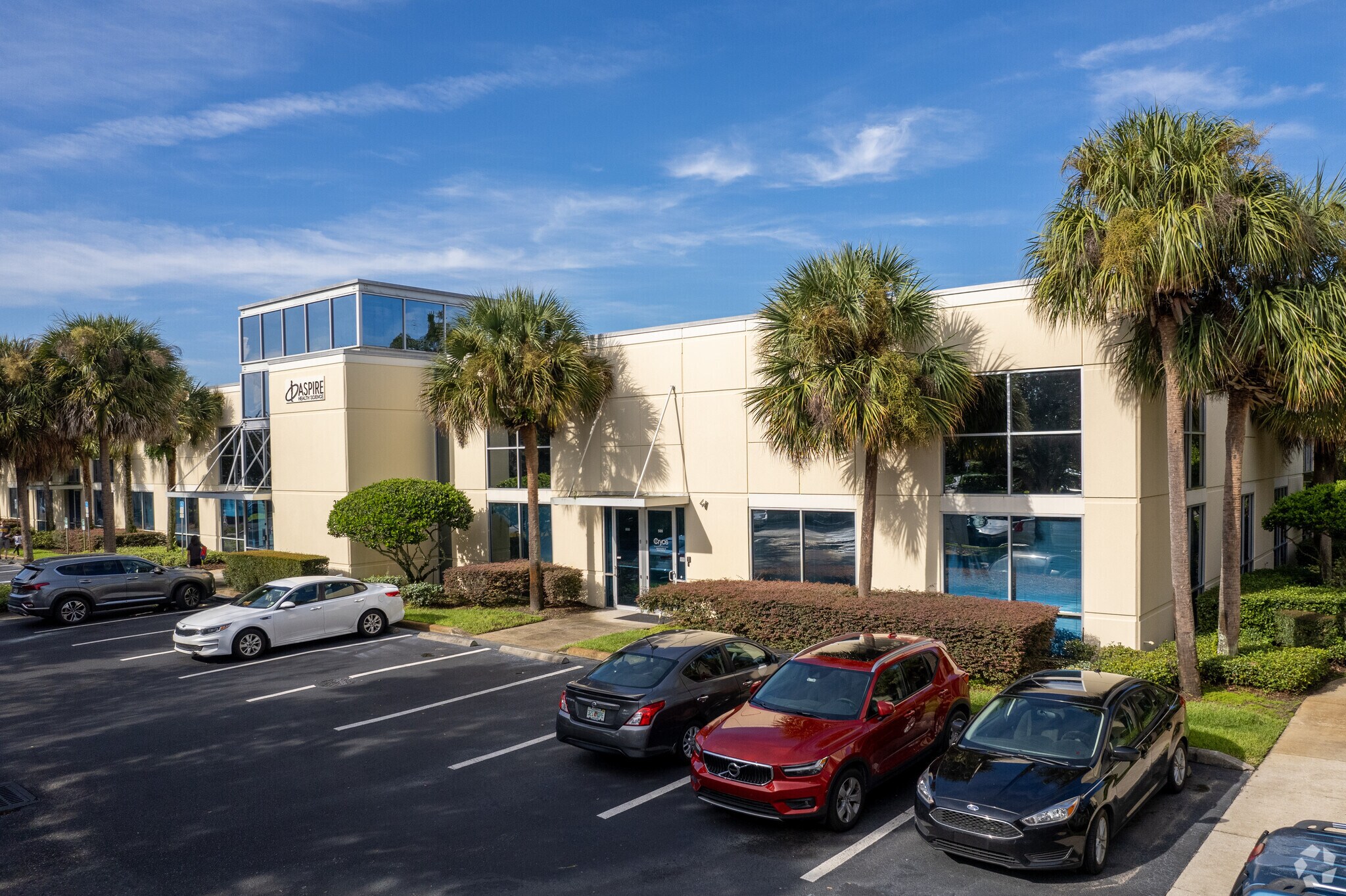 2200 N Alafaya Trl, Orlando, FL à louer Photo du bâtiment- Image 1 de 13