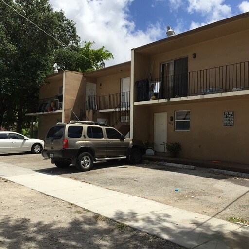 1800 NW 19th Ter, Miami, FL à vendre - Photo du bâtiment - Image 2 de 7