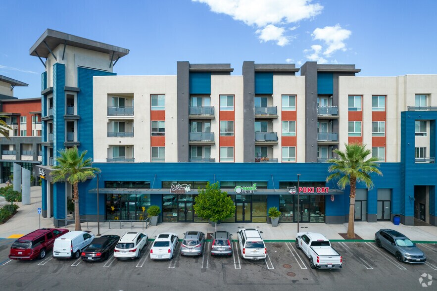 Main St, Corona, CA à louer - Photo du bâtiment - Image 3 de 25