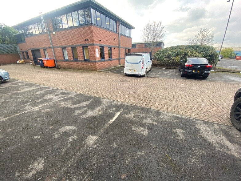 Falcon Ct, Accrington for lease - Building Photo - Image 2 of 8