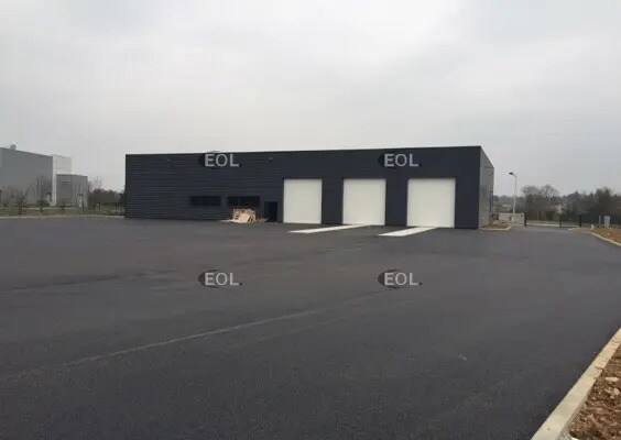 Industriel dans Janneyrias à louer - Photo du bâtiment - Image 2 de 6