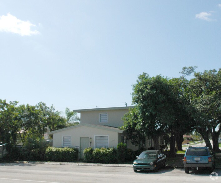 3740 W Hallandale Beach Blvd, Pembroke Park, FL à vendre - Photo principale - Image 1 de 2