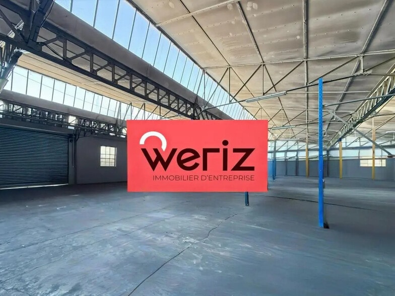 Flex in Marseille for lease - Interior Photo - Image 1 of 6