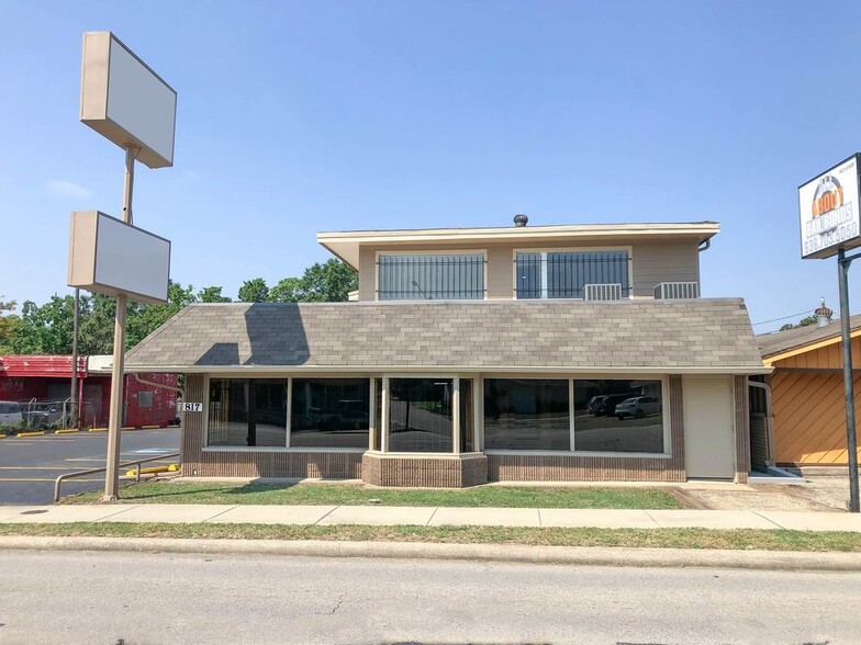 817 N Frazier St, Conroe, TX for sale - Building Photo - Image 2 of 7