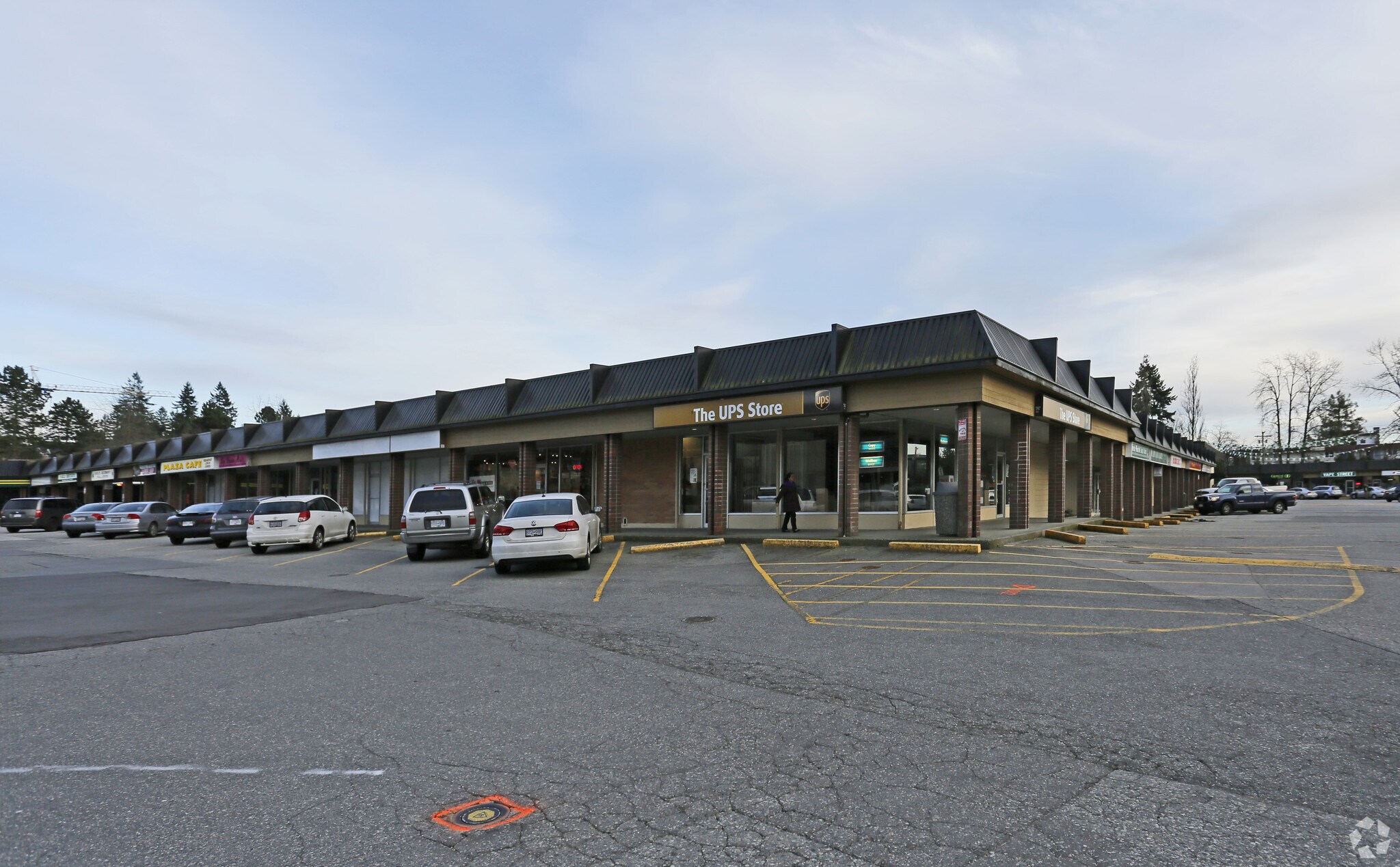 526-572 Clarke Rd, Coquitlam, BC à vendre Photo du bâtiment- Image 1 de 1