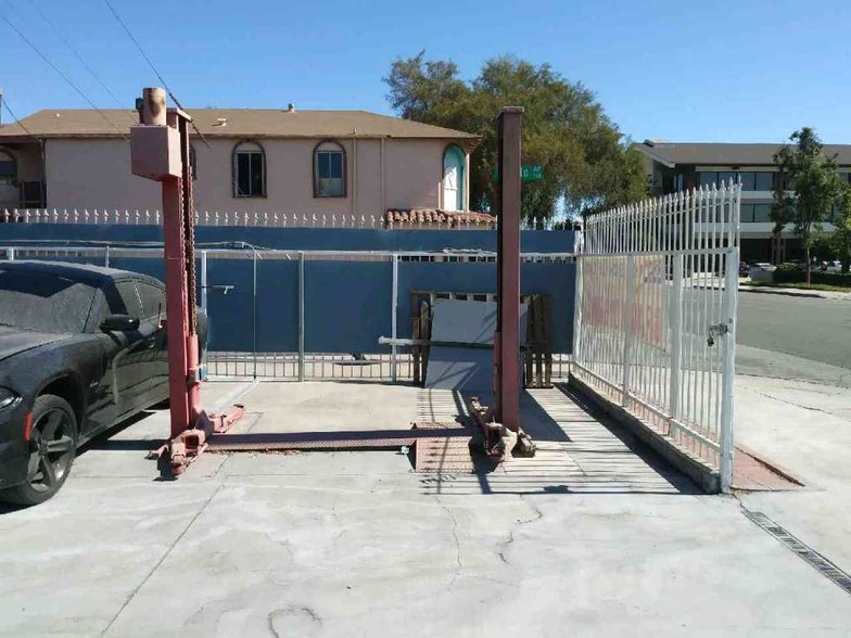 2635-2639 E Foothill Blvd, Pasadena, CA for lease - Building Photo - Image 3 of 41