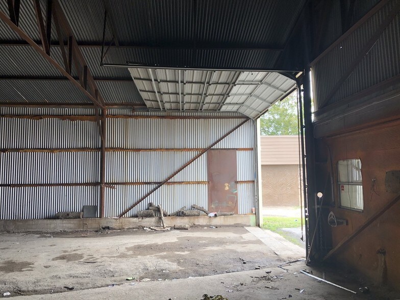 902 Houston Ave, Pasadena, TX à louer - Photo intérieure - Image 2 de 96