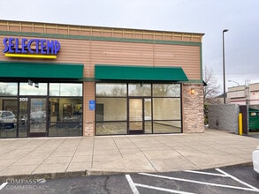 3019 NW Stewart Pky, Roseburg, OR à louer Photo intérieure- Image 2 de 6