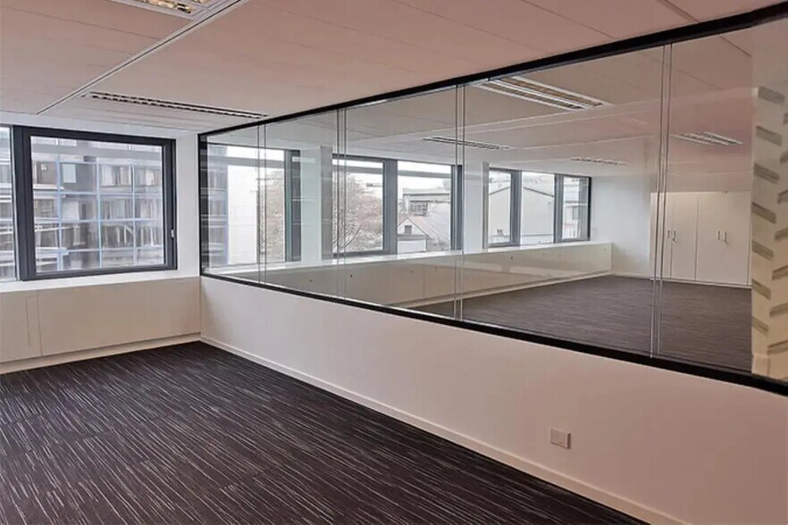 Office in Boulogne-Billancourt for lease - Interior Photo - Image 3 of 7