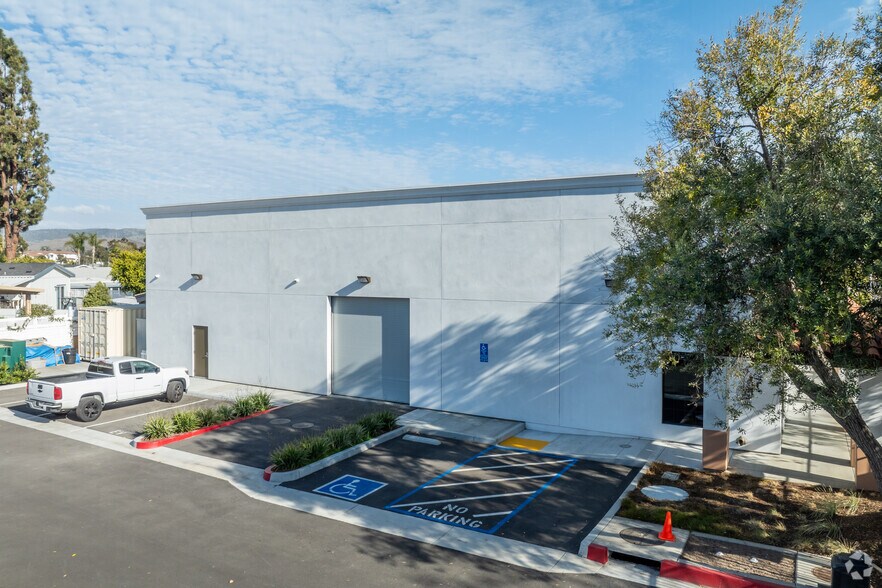 26391 Calle Rolando, San Juan Capistrano, CA à louer - Photo du bâtiment - Image 2 de 6