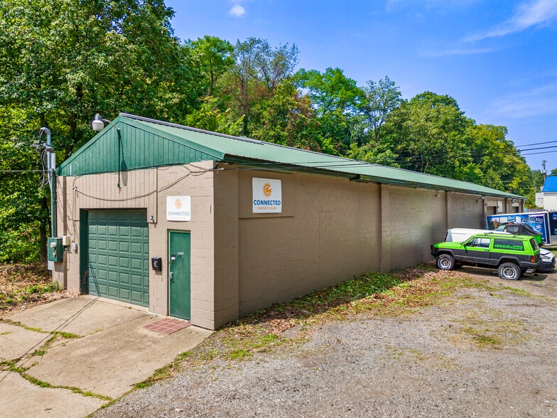 2405 Mcneilly Rd, Pittsburgh, PA for sale - Building Photo - Image 2 of 27