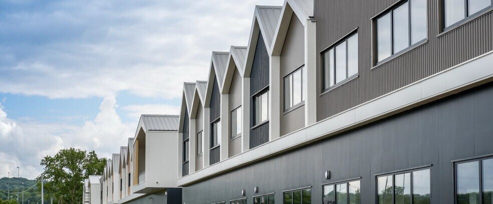Flex in Flins-sur-Seine for lease - Building Photo - Image 1 of 2