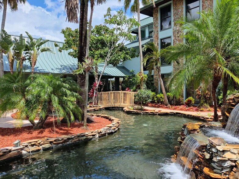 10400 Griffin Rd, Fort Lauderdale, FL à louer - Photo du bâtiment - Image 3 de 8