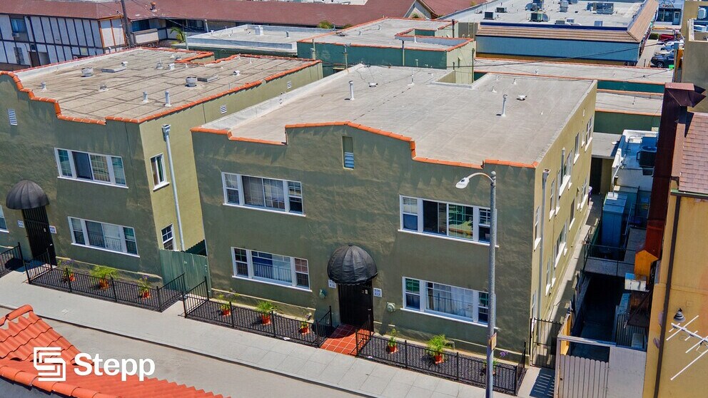 412 N Rose Pl, Long Beach, CA à vendre Photo principale- Image 1 de 1