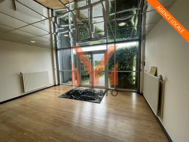 Office in Les Alluets-le-Roi for lease - Lobby - Image 3 of 8