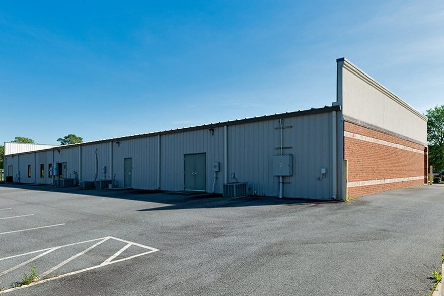 800 Duke Ave, Warner Robins, GA à louer - Photo du bâtiment - Image 2 de 6