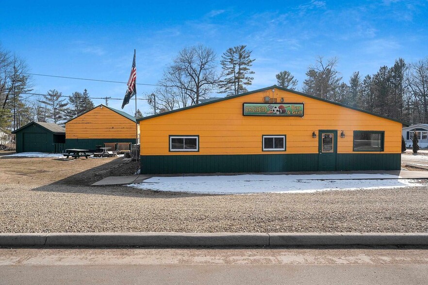 W6097 Lake Dr, Shawano, WI for sale - Primary Photo - Image 1 of 1