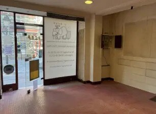 Retail in Paris for lease - Building Photo - Image 1 of 5