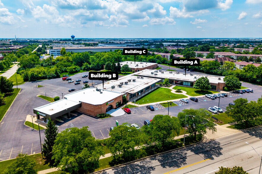 391 Quadrangle Dr, Bolingbrook, IL à louer - Photo du bâtiment - Image 3 de 24