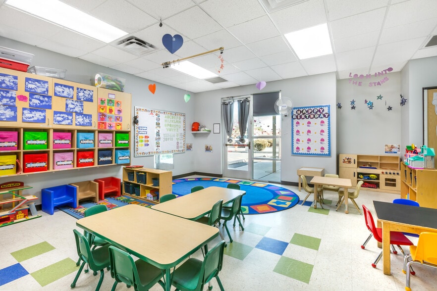 4250 W Pinnacle Peak Rd, Glendale, AZ for sale - Building Photo - Image 3 of 12