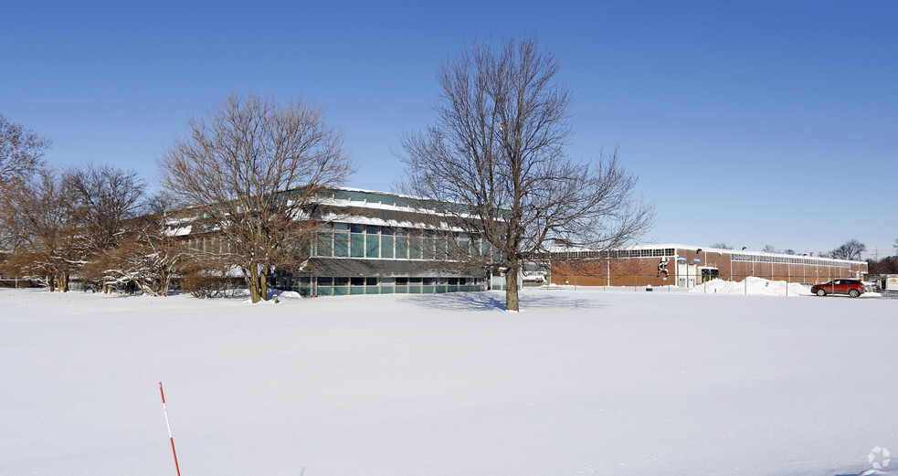 300 E Devon Ave, Bartlett, IL for sale - Primary Photo - Image 1 of 1