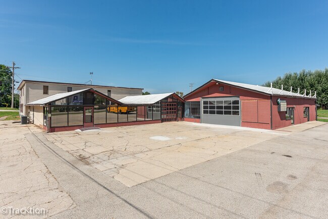 Plus de détails pour 10709 N Main St, Richmond, IL - Commerce de détail à vendre