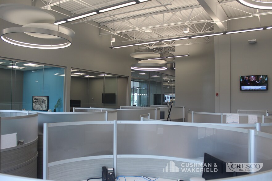 33095 Bainbridge Rd, Solon, OH à louer - Photo intérieure - Image 3 de 10