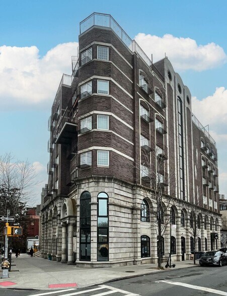 616 Bedford Ave, Brooklyn, NY à vendre - Photo du bâtiment - Image 1 de 6