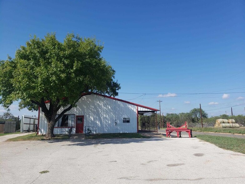 1209 Bessemer Ave, Llano, TX à louer - Photo principale - Image 1 de 19