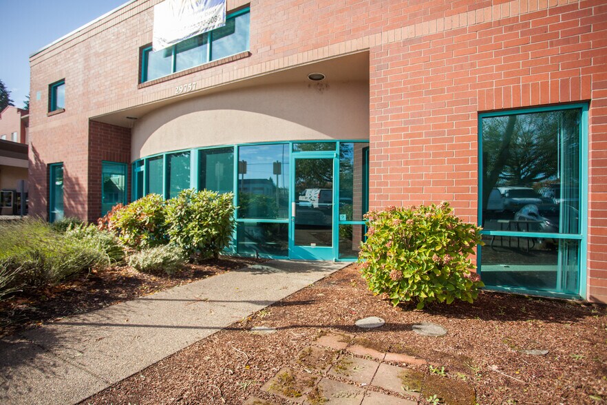 29755-29757 SW Boones Ferry Rd, Wilsonville, OR à vendre - Photo du bâtiment - Image 2 de 11