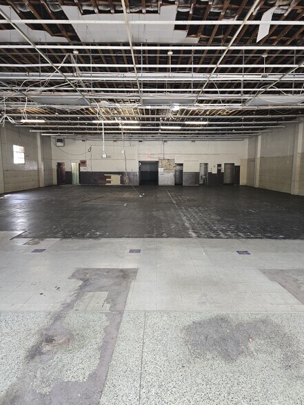 296 5th Ave, Upland, CA à vendre - Photo du bâtiment - Image 3 de 5