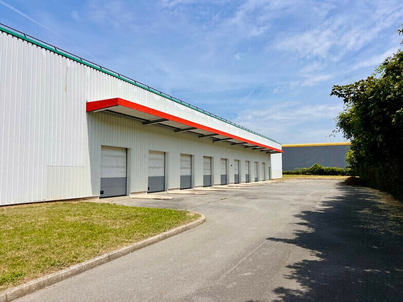 Industrial in Mitry-Mory for lease - Building Photo - Image 2 of 8